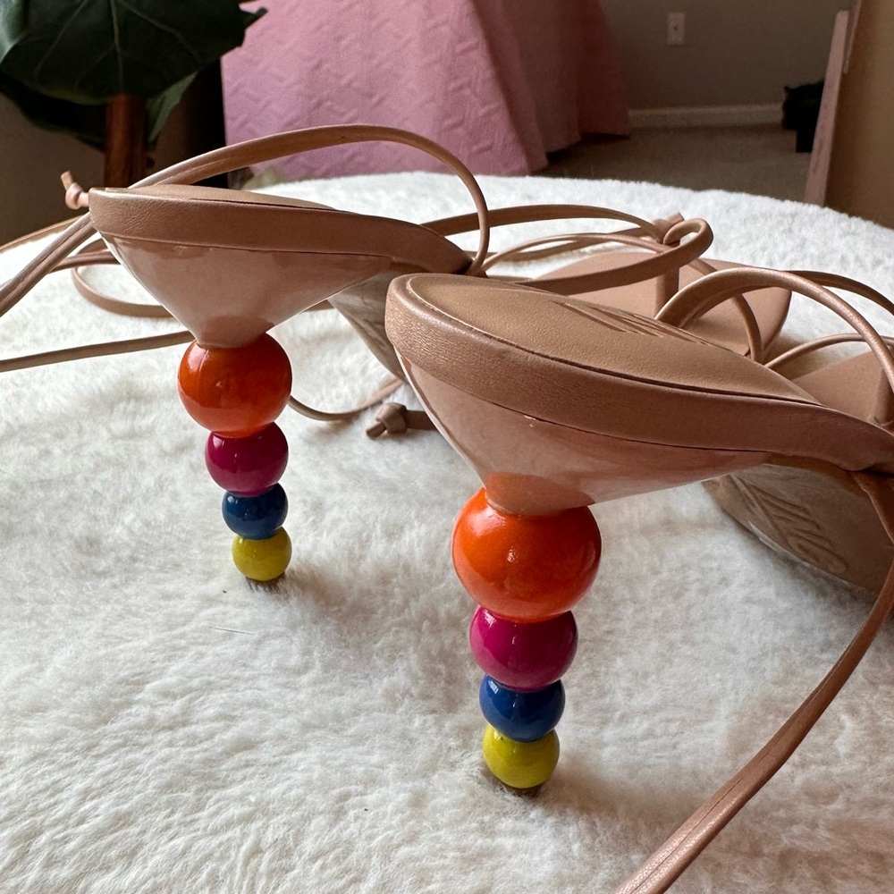 Wrapped heels - Picture 5 of 7